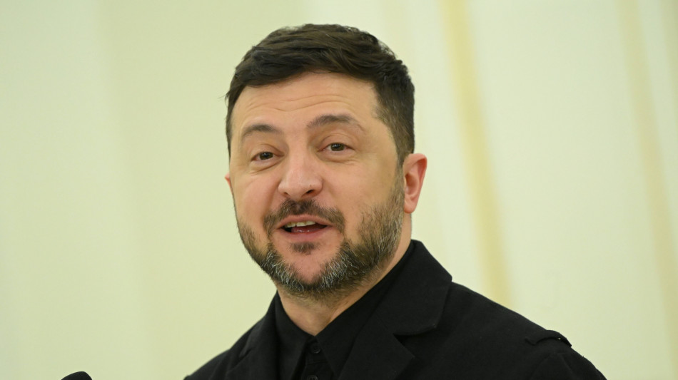 Zelensky, prossimi incontri trilaterali il 4-5 febbraio ad Abu Dhabi