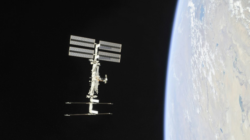 Le premier &eacute;quipage enti&egrave;rement priv&eacute; vers la Station spatiale pr&ecirc;t &agrave; d&eacute;coller dans un mois