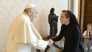 Papa Francisco recebe em audi&ecirc;ncia a mulher de Julian Assange