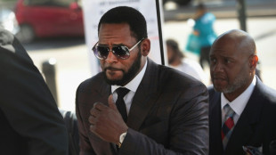 R. Kelly wirft Gefängniswärtern Mordversuch durch Medikamenten-Überdosis vor