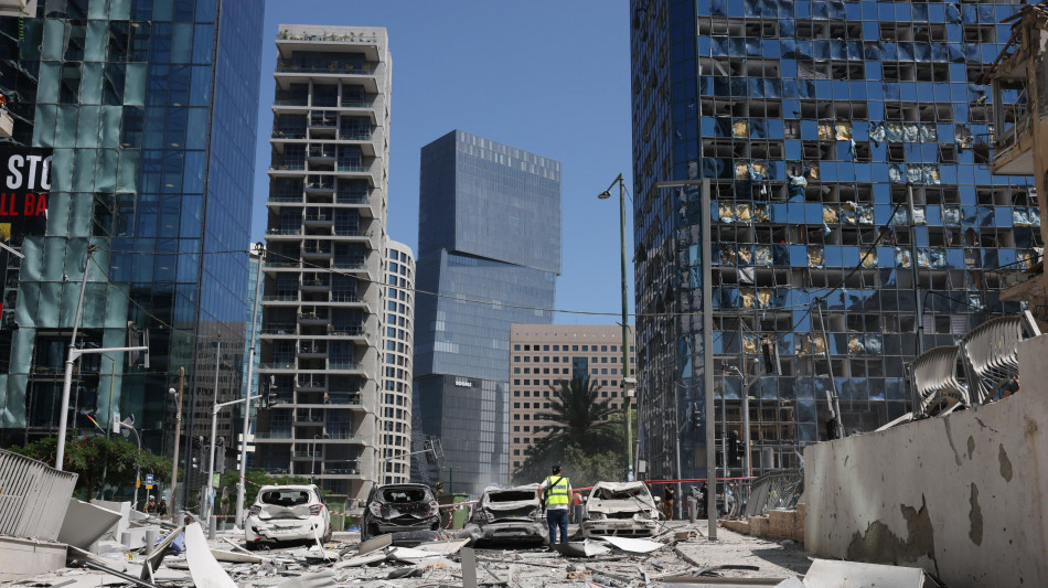 Idf, 30 missili iraniani su Israele, feriti a Ramat Gan e Holon
