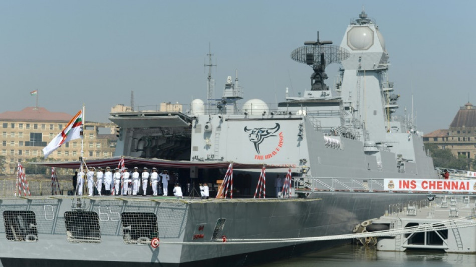 Marinha da &Iacute;ndia resgata tripulantes de navio amea&ccedil;ado de sequestro no Mar Ar&aacute;bico