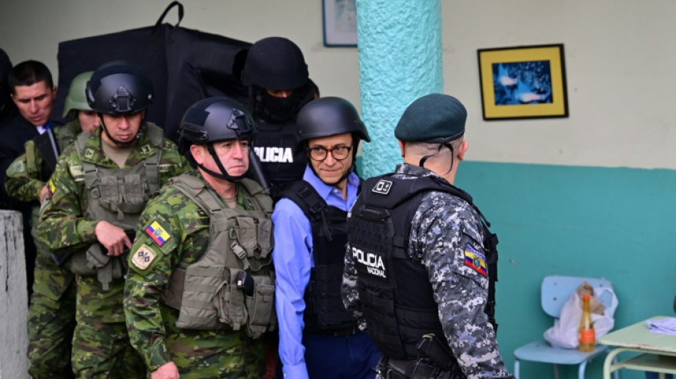 Equador elege presidente em elei&ccedil;&atilde;o marcada pela viol&ecirc;ncia
