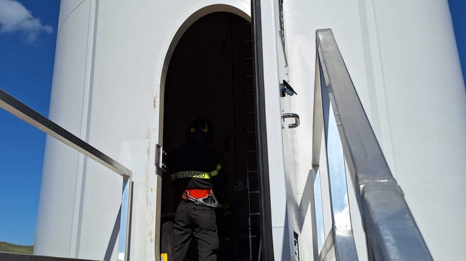 Cade da pala eolica a Salemi, vittima &egrave; 33enne di Benevento