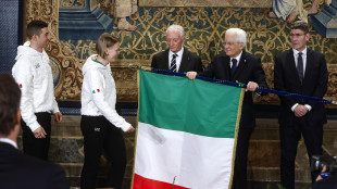 Milano Cortina: Mattarella consegna Tricolore, "Italia sar&agrave; al centro del mondo"