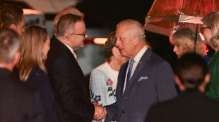 Charles III chega &agrave; Austr&aacute;lia em sua primeira grande viagem ap&oacute;s o c&acirc;ncer