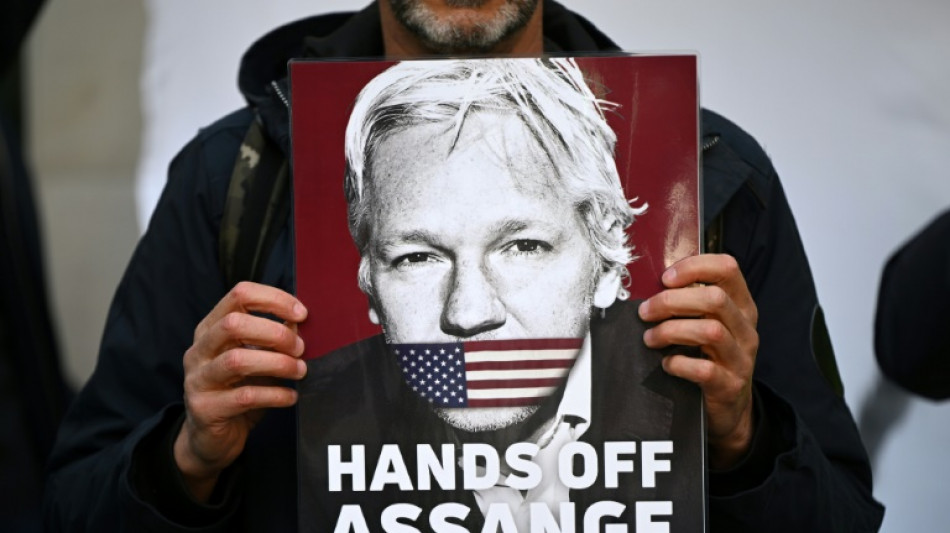 D&eacute;tenu au Royaume-Uni, Julian Assange se rapproche d'une extradition aux Etats-Unis