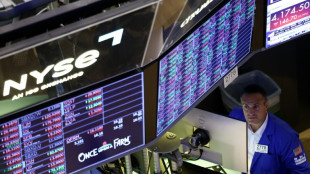 Wall Street termine en hausse, l'emploi plaide pour un statu quo de la Fed
