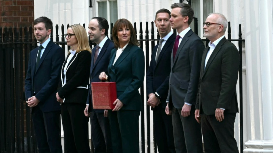 El gobierno brit&aacute;nico anuncia subidas de impuestos para tranquilizar a los mercados