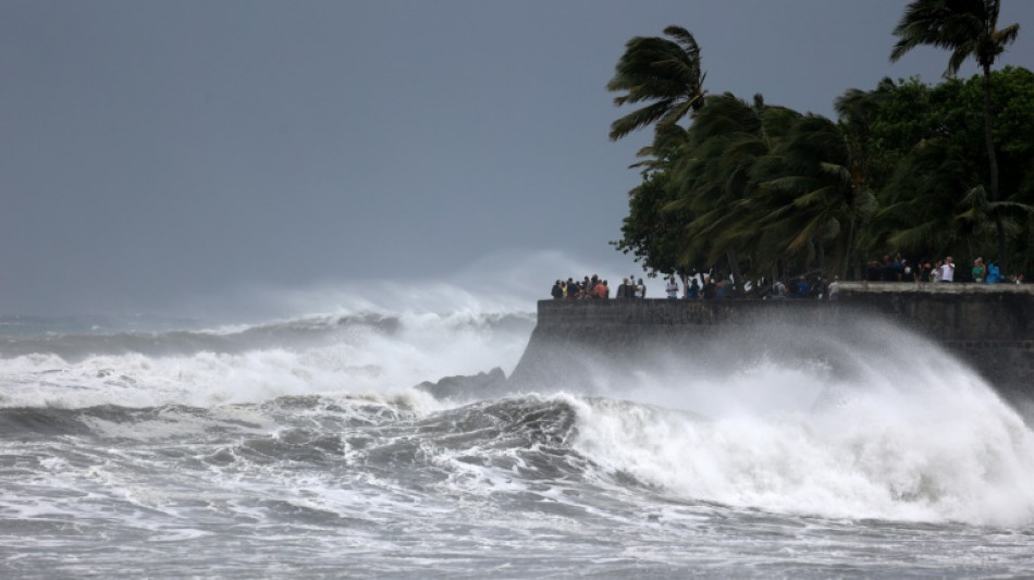 La R&eacute;union passe en alerte rouge &agrave; l'approche du cyclone Emnati