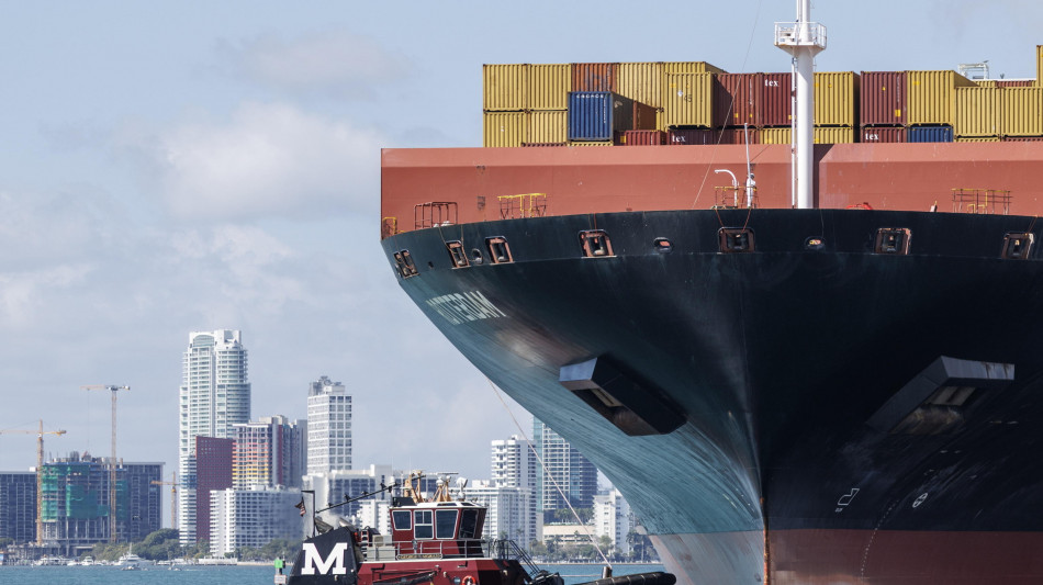 Deficit commerciale Usa nel 2025 a 901,5 miliardi, fra i maggiori dagli anni 1960