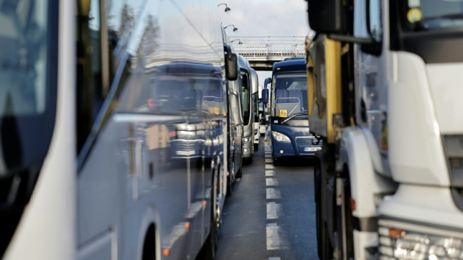 Carburants: le plan d'aide du gouvernement m&eacute;contente agriculteurs et transporteurs