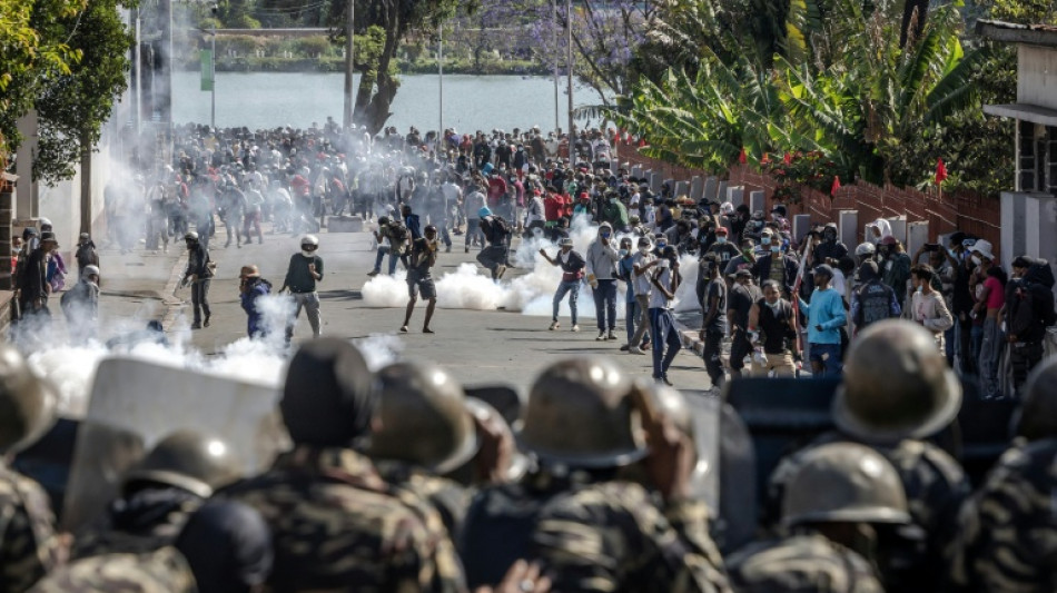 Madagascar nomeia chefe do exército um oficial eleito por unidade militar aliada aos manifestantes