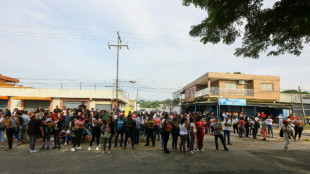 Autoridades tomam pres&iacute;dio mais populoso da Venezuela