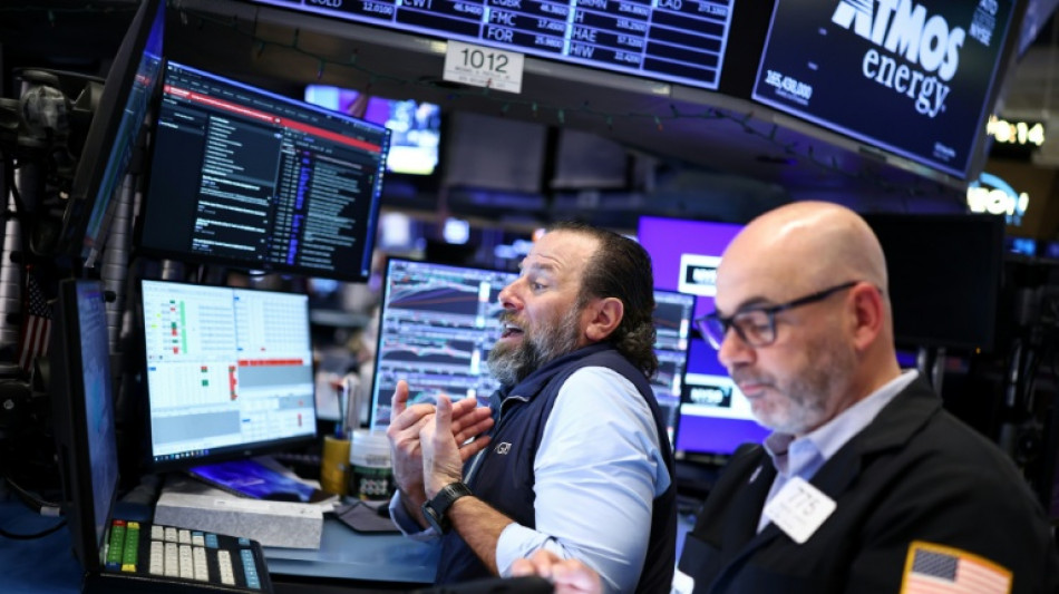 Wall Street sur la d&eacute;fensive avant la Fed et les r&eacute;sultats de la tech