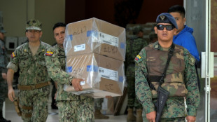 Equador elege presidente em clima de tens&atilde;o ap&oacute;s assassinato