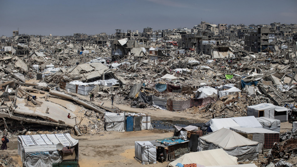 Raid israeliani a nord di Gaza, 'almeno 45 i morti a Jabalia'