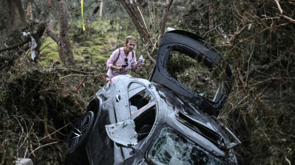 Cheias no Texas deixam mais de 80 mortos; acampamento confirma 27 vítimas