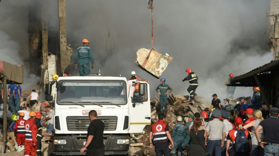 Sube a 16 muertos el balance de la explosi&oacute;n en la capital de Armenia