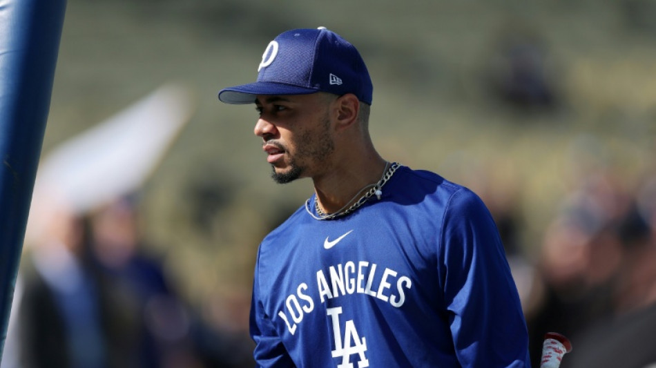 Betts honored with MLB Roberto Clemente Award