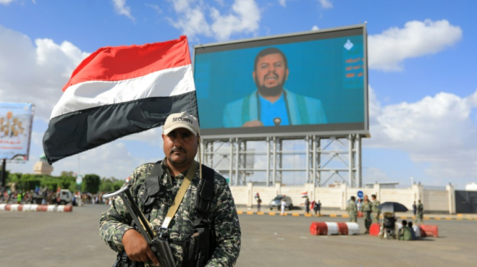 Huthis reportam oito mortos e 142 feridos em ataques de Israel na capital do Iêmen