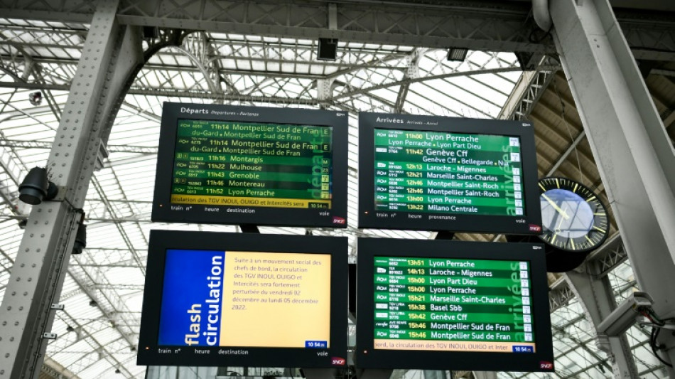 Menaces sur les f&ecirc;tes de fin d'ann&eacute;e, semaine de n&eacute;gociations &agrave; haut risque &agrave; la SNCF