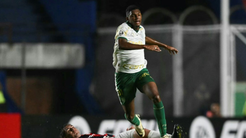 West Ham anuncia contrata&ccedil;&atilde;o de Luis Guilherme, do Palmeiras