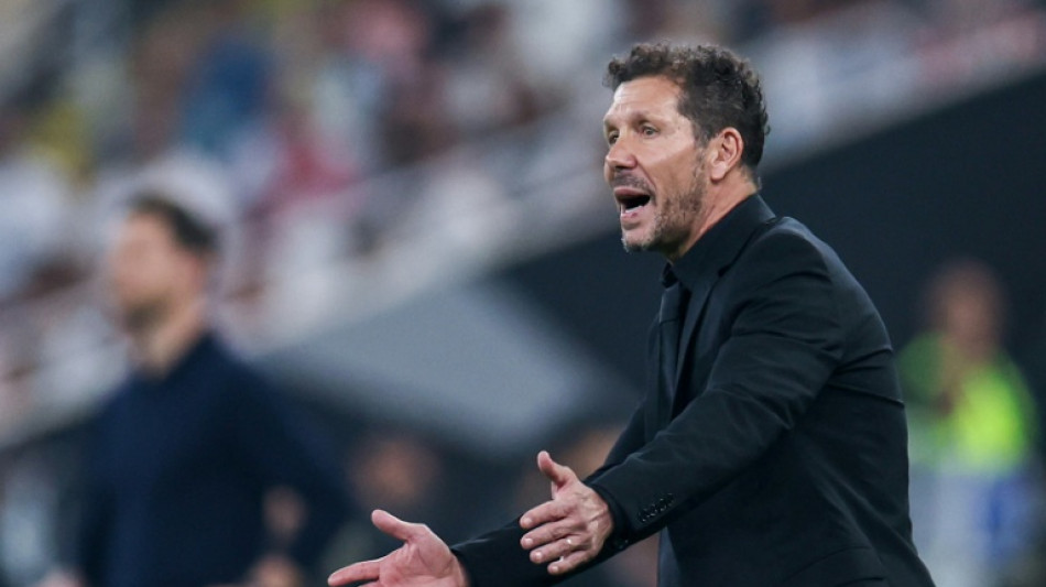 Simeone pede desculpas ap&oacute;s provocar Vini Jr. na Supercopa da Espanha