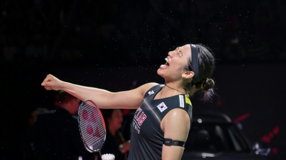 Top-ranked An, holder Yamaguchi reach badminton worlds semi-finals