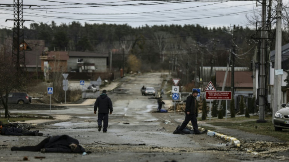 Al menos 20 cad&aacute;veres en una calle de Bucha, cerca de Kiev