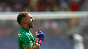 Espanha sofre mas vence Uzbequist&atilde;o em sua estreia no futebol masculino de Paris-2024