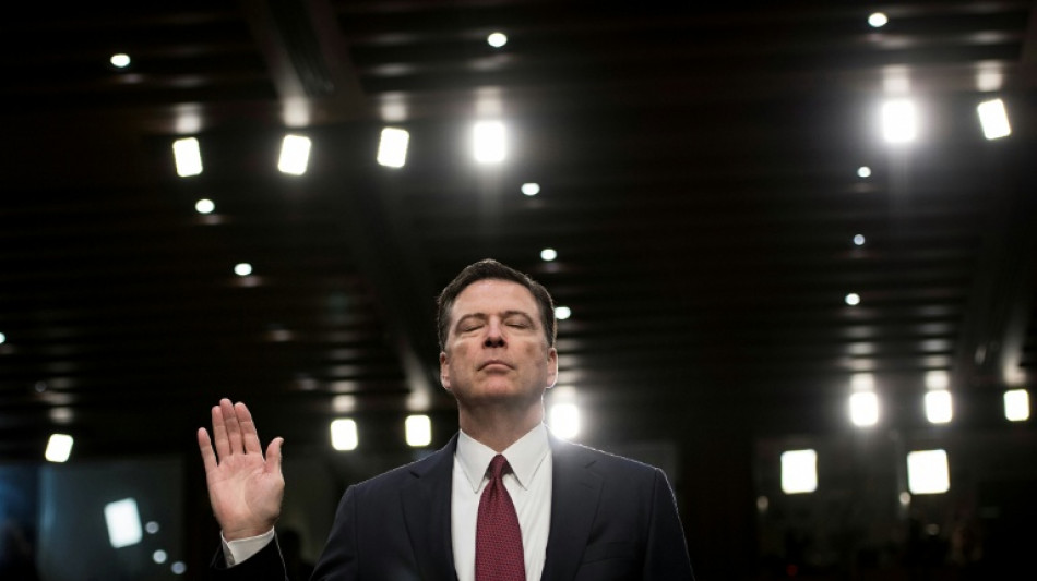 Trump chama ex-diretor do FBI James Comey de 'policial corrupto'