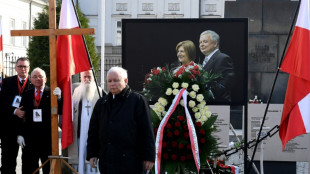Polonia conmemora el accidente de Smolensk con sirenas, pese a las cr&iacute;ticas