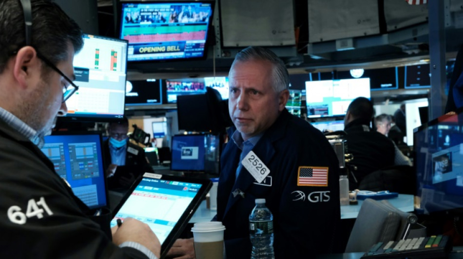 Wall Street ouvre en ordre dispers&eacute;, respiration apr&egrave;s deux semaines de hausse