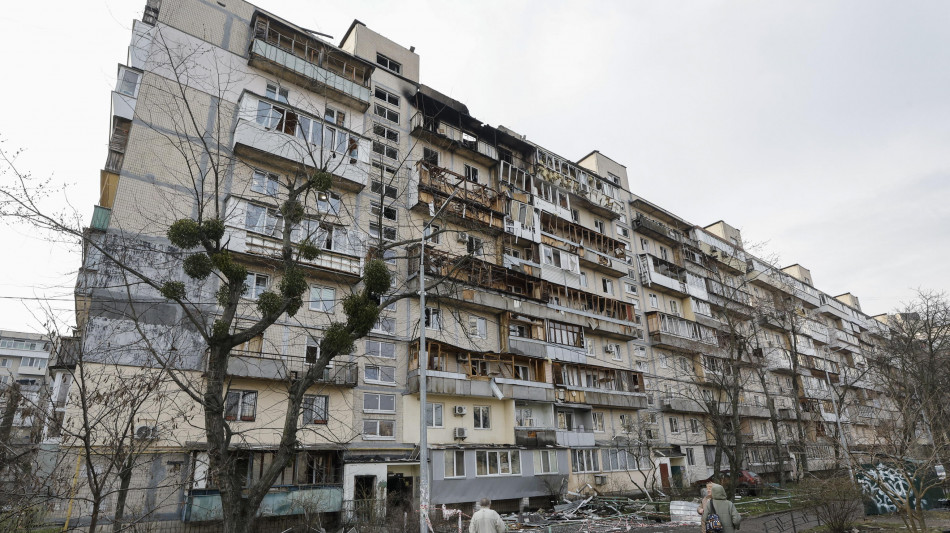 Kiev, raid russo su Kharkiv brucia mercato, un morto a Odessa