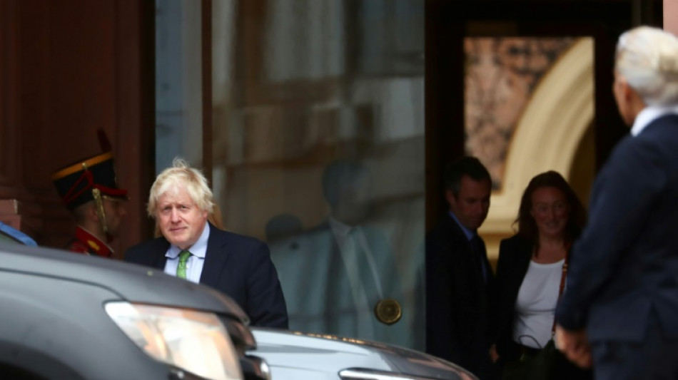 Milei recebe ex-primeiro-ministro brit&acirc;nico Boris Johnson em Buenos Aires