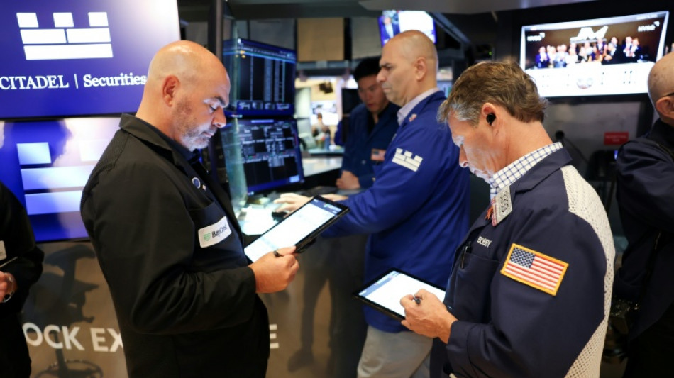 Wall Street en hausse, évalue le risque de blocage budgétaire aux Etats-Unis