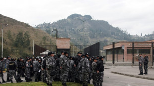 Ecuadoran inmates release 57 guards and police: prison authorities
