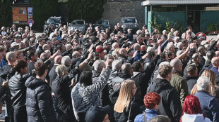 Saluti romani a Predappio, una trentina di identificati