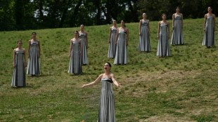 Chama ol&iacute;mpica dos Jogos de Paris-2024 &eacute; acesa na Gr&eacute;cia e revezamento da tocha come&ccedil;a