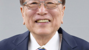 El esposo de la nueva líder japonesa promete ser "discreto" y cocinar para ella