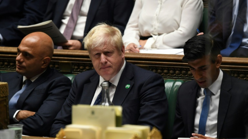 Boris Johnson plus que jamais sous pression apr&egrave;s la d&eacute;mission de deux ministres
