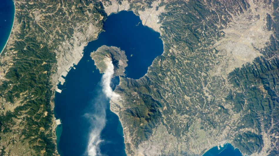 Alertas de evacuaci&oacute;n por la erupci&oacute;n de un volc&aacute;n en el suroeste de Jap&oacute;n