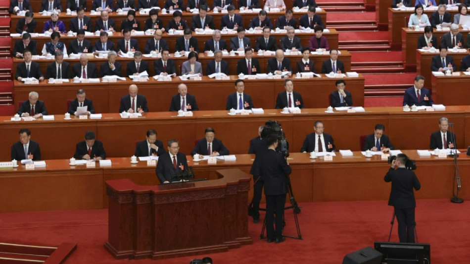 China define meta de crescimento entre 4,5% e 5% e aumenta or&ccedil;amento de defesa para 2026