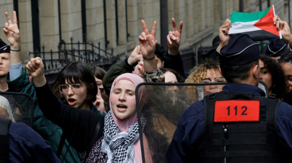 La polic&iacute;a francesa evacua una manifestaci&oacute;n propalestina en la Sorbona