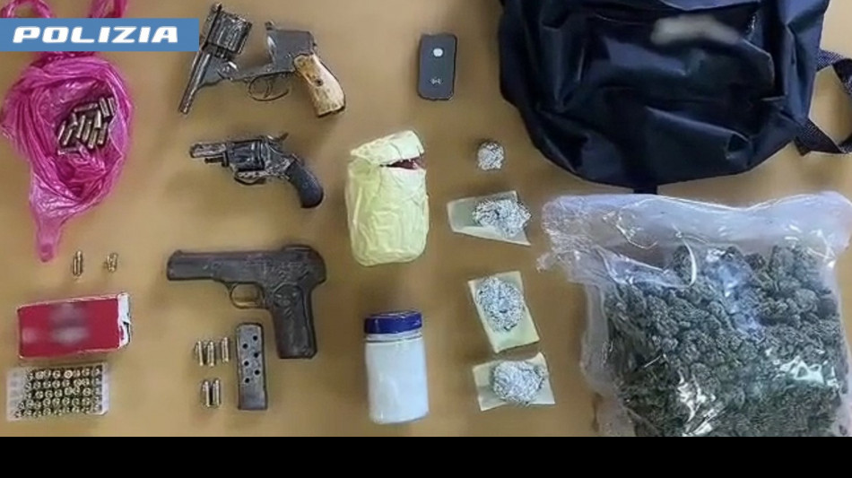 Piano per uccidere killer figlio reggente clan, dieci fermi