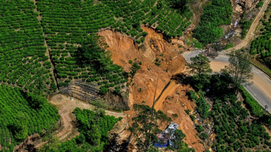 Pa&iacute;ses asi&aacute;ticos luchan por distribuir ayudas tras las inundaciones que dejan 1.300 muertos