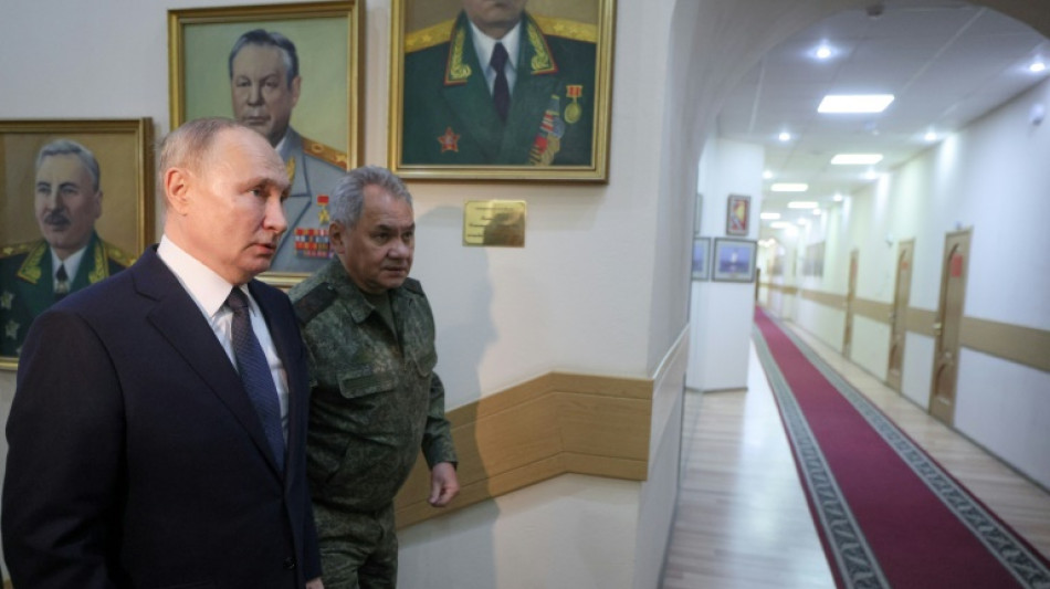 Putin visita quartel-general da opera&ccedil;&atilde;o militar na Ucr&acirc;nia