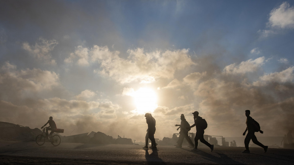 Fonti, 'attacchi israeliani a Gaza, ieri 110 morti'