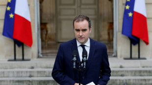 Francia contiene el aliento antes de la decisión de un Macron bajo presión